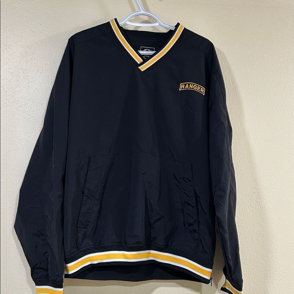 Gorgeous US Army Rangers Black with Yellow Accents Men’s Large NWOT Retail $59